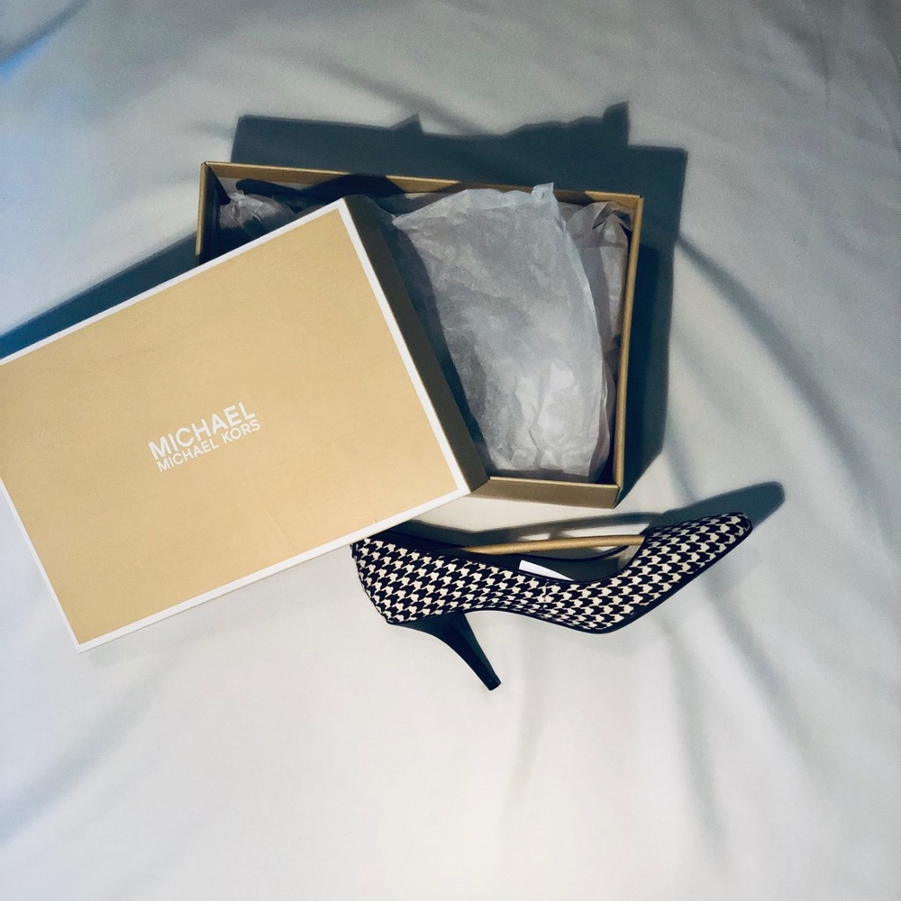 Michael kors printed haircalf mid pumps